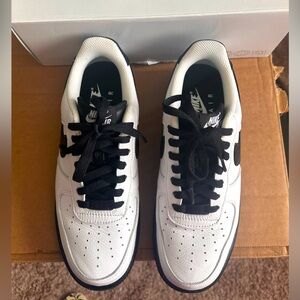 Women NIKE AIR FORCE 1 (Customized Black & white color) Sz 8.5 (fits like Sz 9)